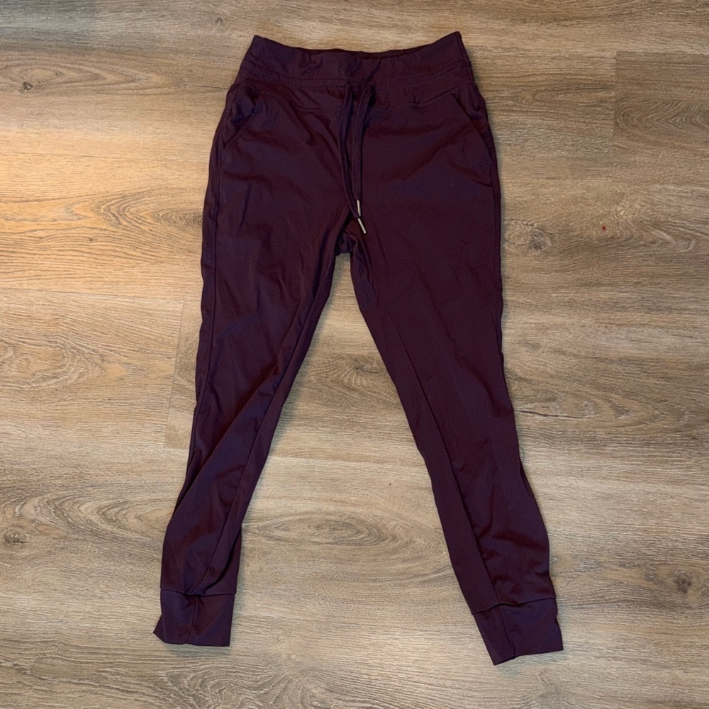 NWOT- Burgundy Jogger Pants-size medium petite